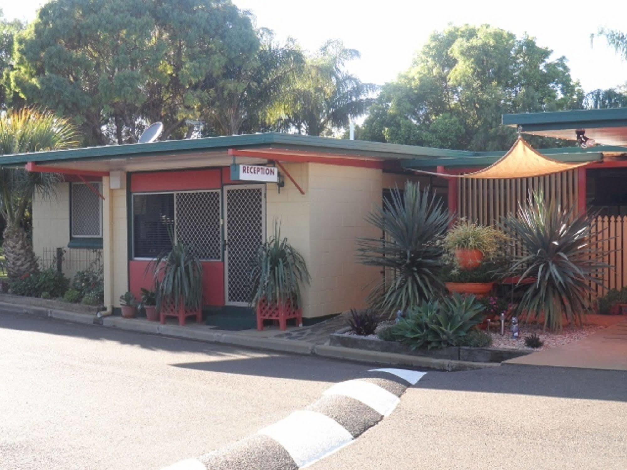 Oakey Motel エクステリア 写真